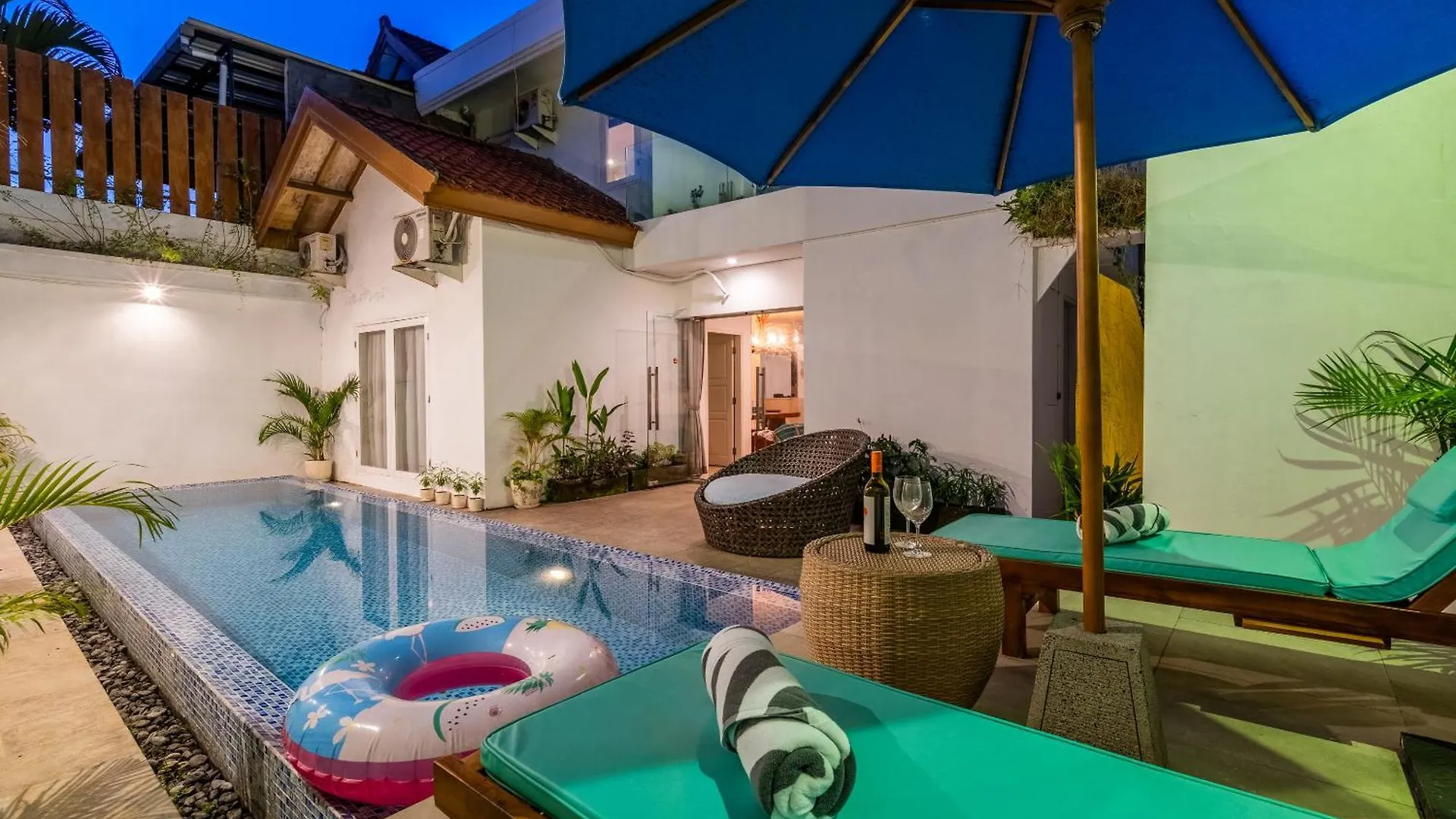 Habitación en casa particular Master Suite In Pool Villa -Ideal For Entertaining Seminyak Indonesia