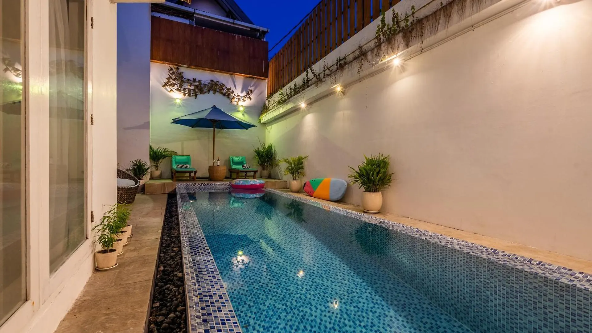 Master Suite In Pool Villa -Ideal For Entertaining Seminyak