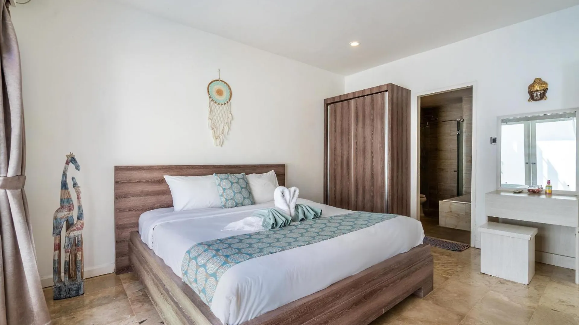 Master Suite In Pool Villa -Ideal For Entertaining Seminyak Indonesia